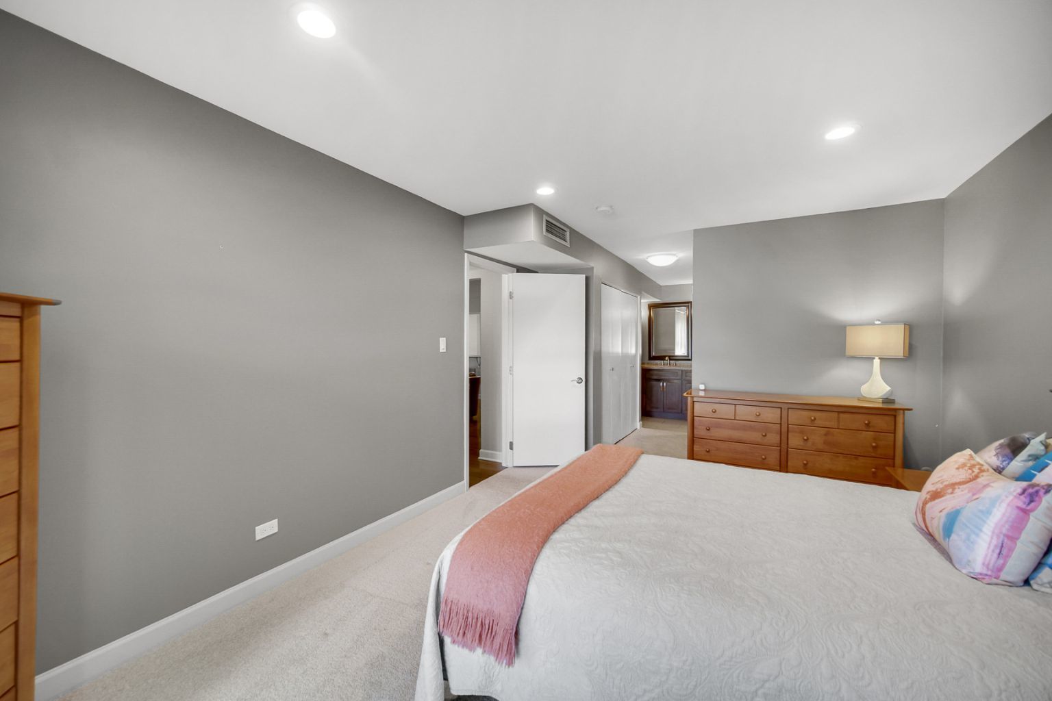 1066 Shermer Road, Unit 11 Northbrook, IL 60062 - Photo 12 of 24 Gallery Image 12