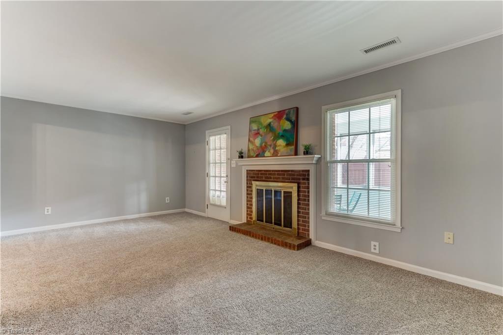 4901 Tower Road, Unit D Greensboro, NC 27410 - Photo 11 of 30 Living Room
