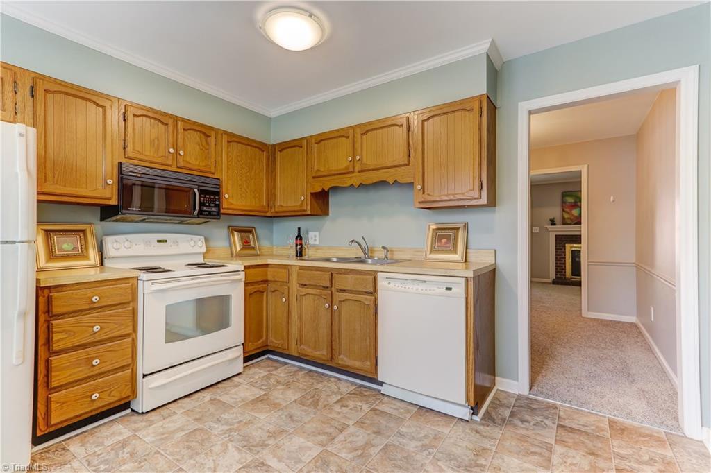 4901 Tower Road, Unit D Greensboro, NC 27410 - Photo 3 of 30 Kitchen