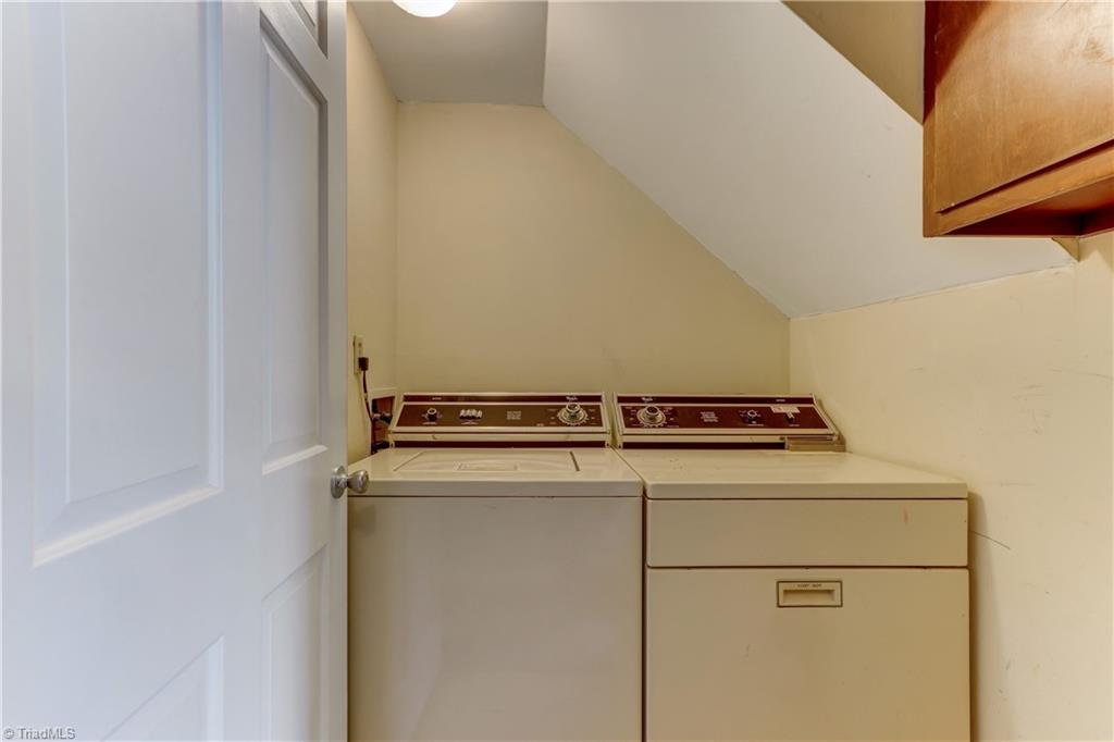 4901 Tower Road, Unit D Greensboro, NC 27410 - Photo 25 of 30 Laundry Room