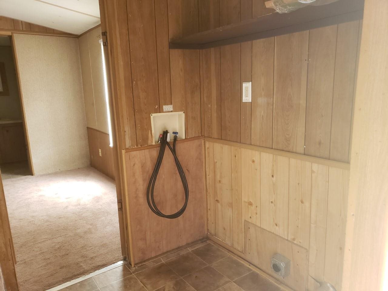 5370 Porter Rd Extension, Unit B St. Augustine, FL 32095 - Photo 15 of 19 Laundry Hall