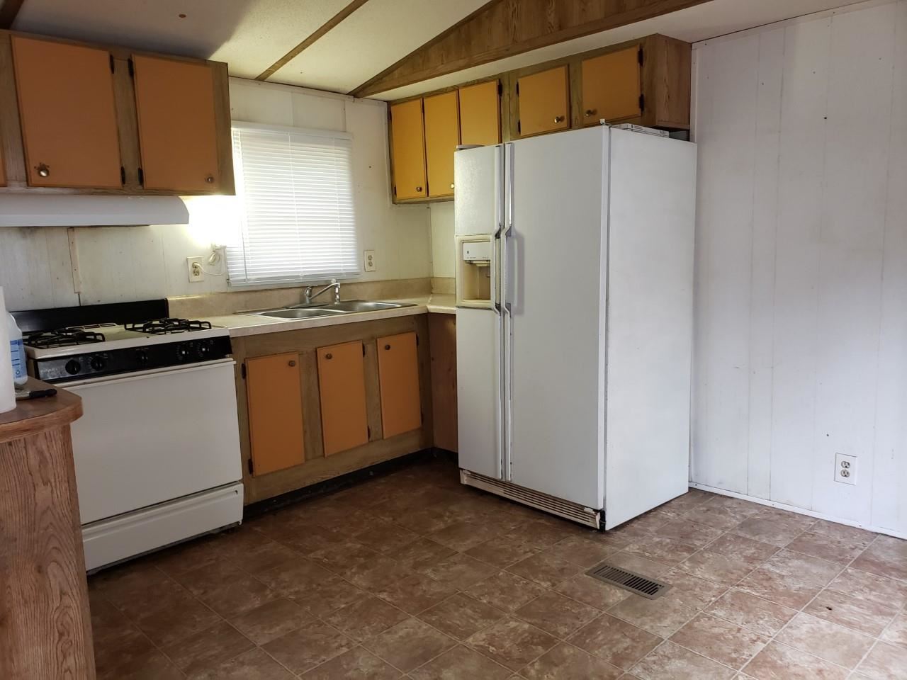 5370 Porter Rd Extension, Unit B St. Augustine, FL 32095 - Photo 7 of 19 Kitchen