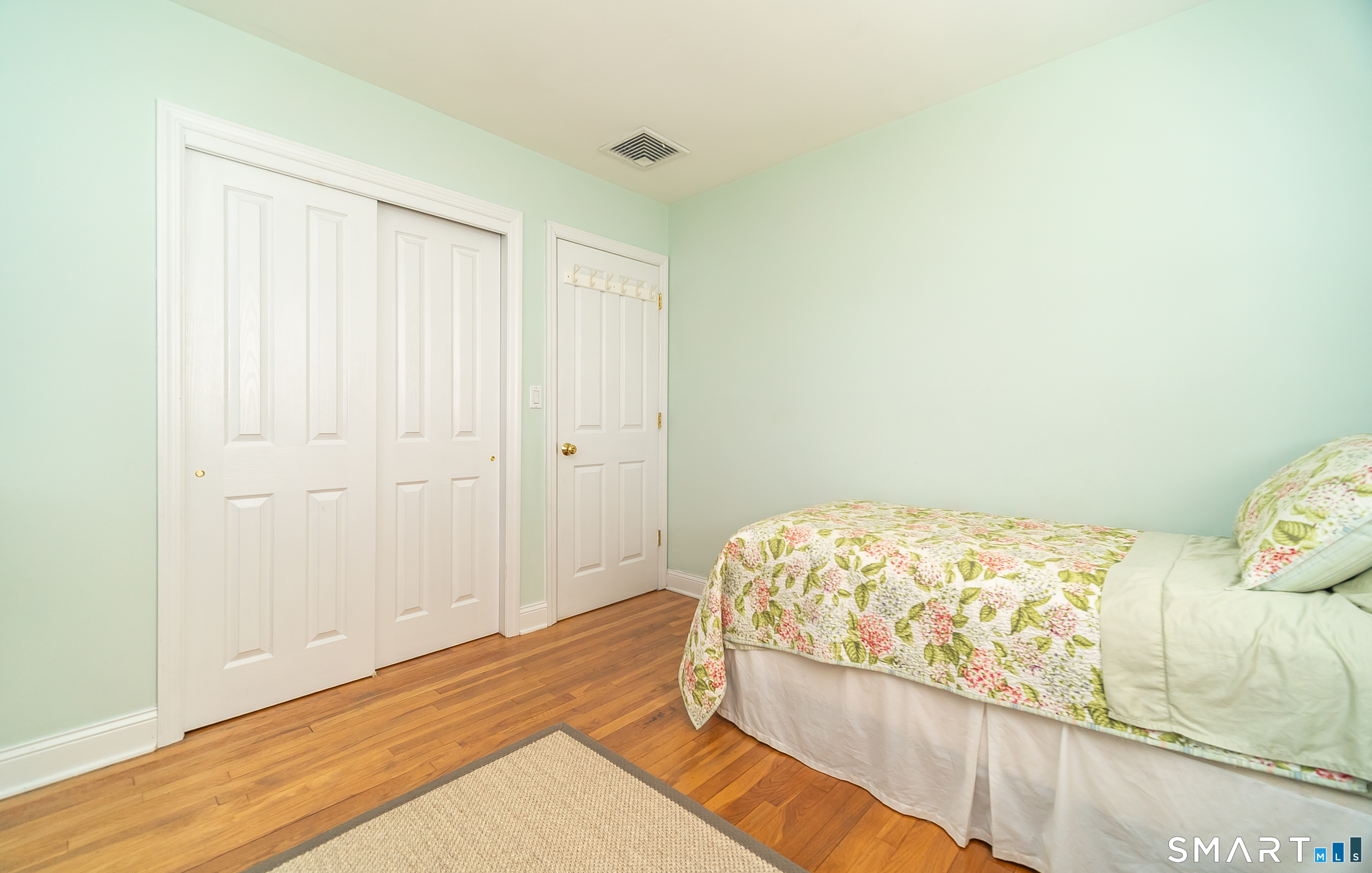 4 E Walk Clinton, CT 06413 - Photo 11 of 33 Gallery Image 11