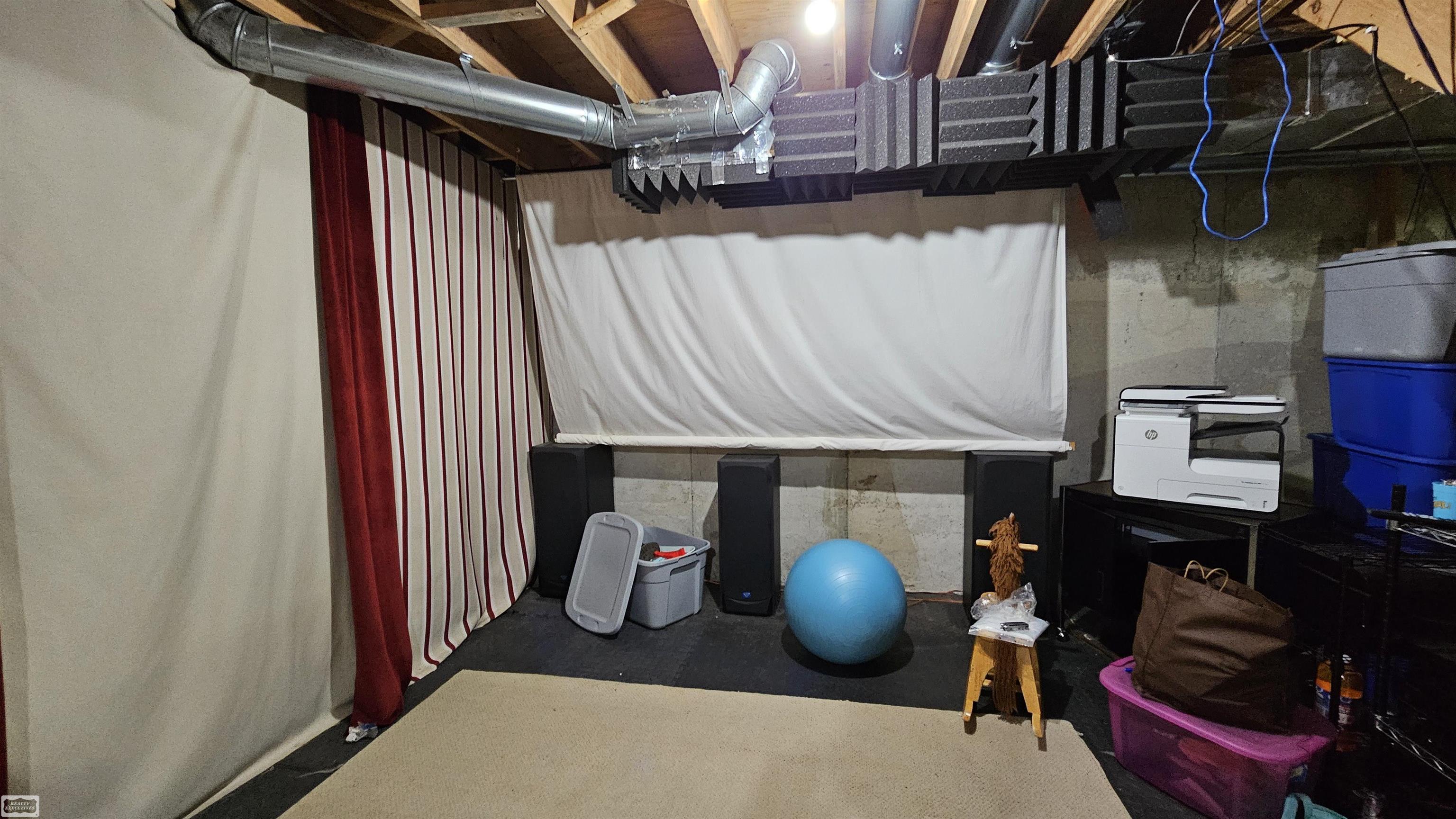 42947 Utica Road Sterling Heights, MI 48314 - Photo 45 of 52 50142273-45763ad1-fd84-4cfa-98a5-025ba261ef48.JPG