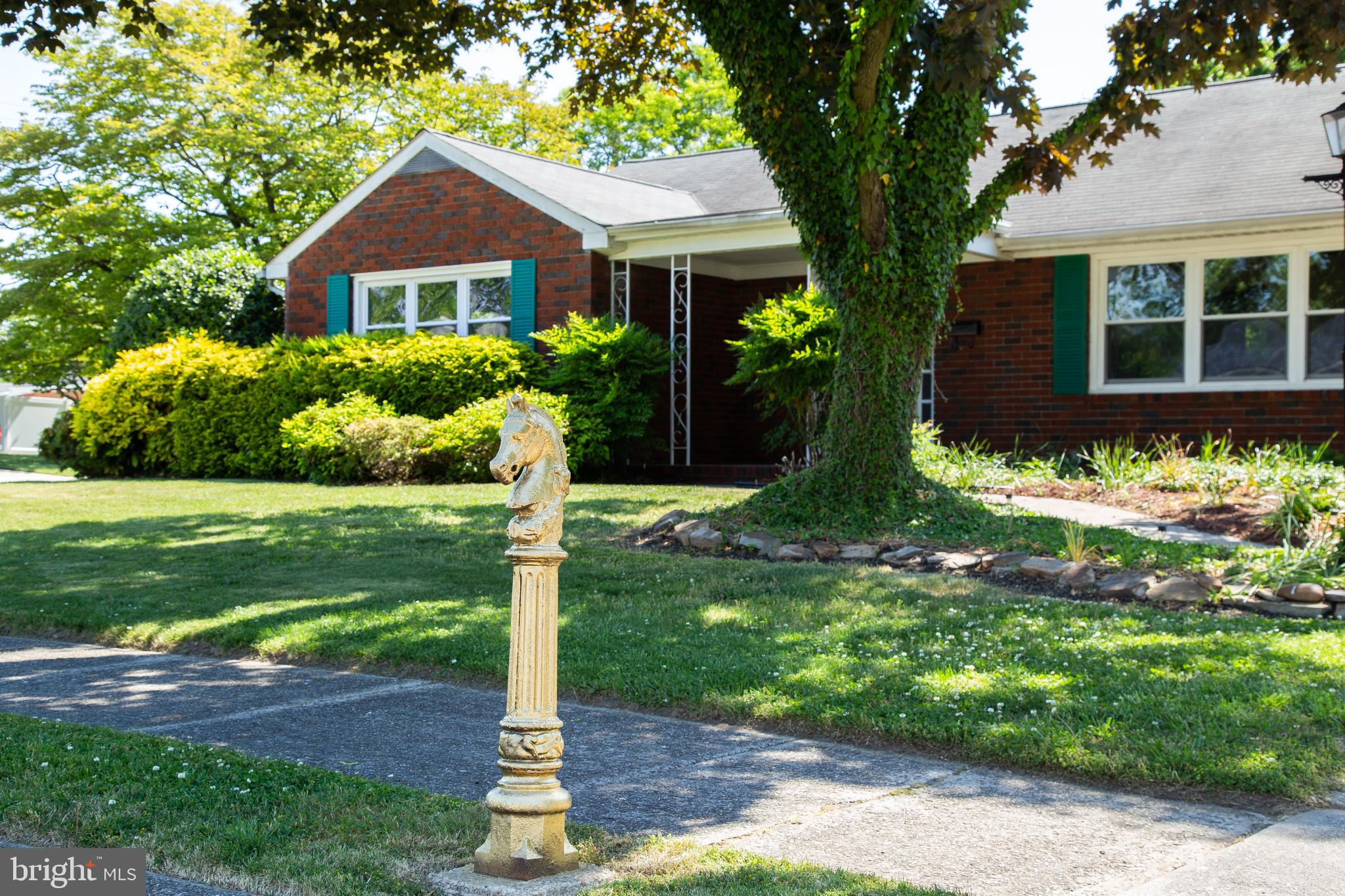 24 Meadow Road Pennsville, NJ 08070 - Photo 2 of 35 Front Exterior from Street
