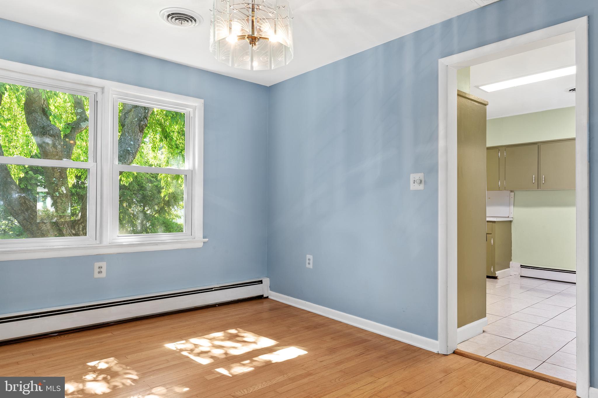 24 Meadow Road Pennsville, NJ 08070 - Photo 11 of 35 Dining Room