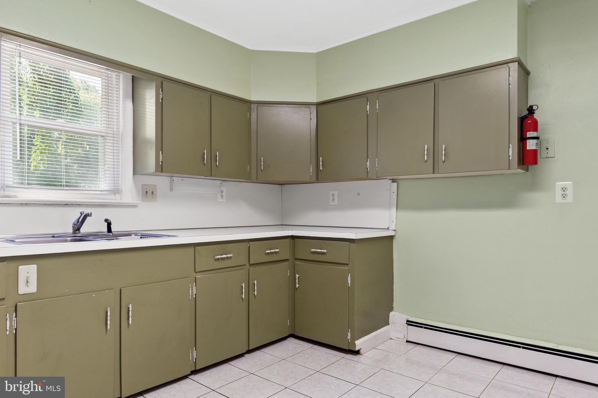24 Meadow Road Pennsville, NJ 08070 - Photo 14 of 35 Kitchen
