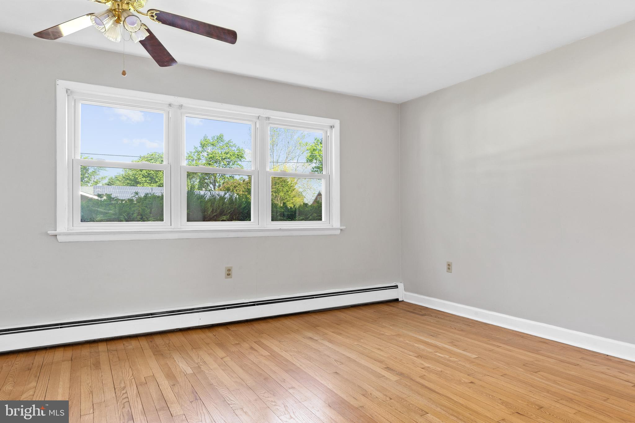 24 Meadow Road Pennsville, NJ 08070 - Photo 15 of 35 Master Bedroom
