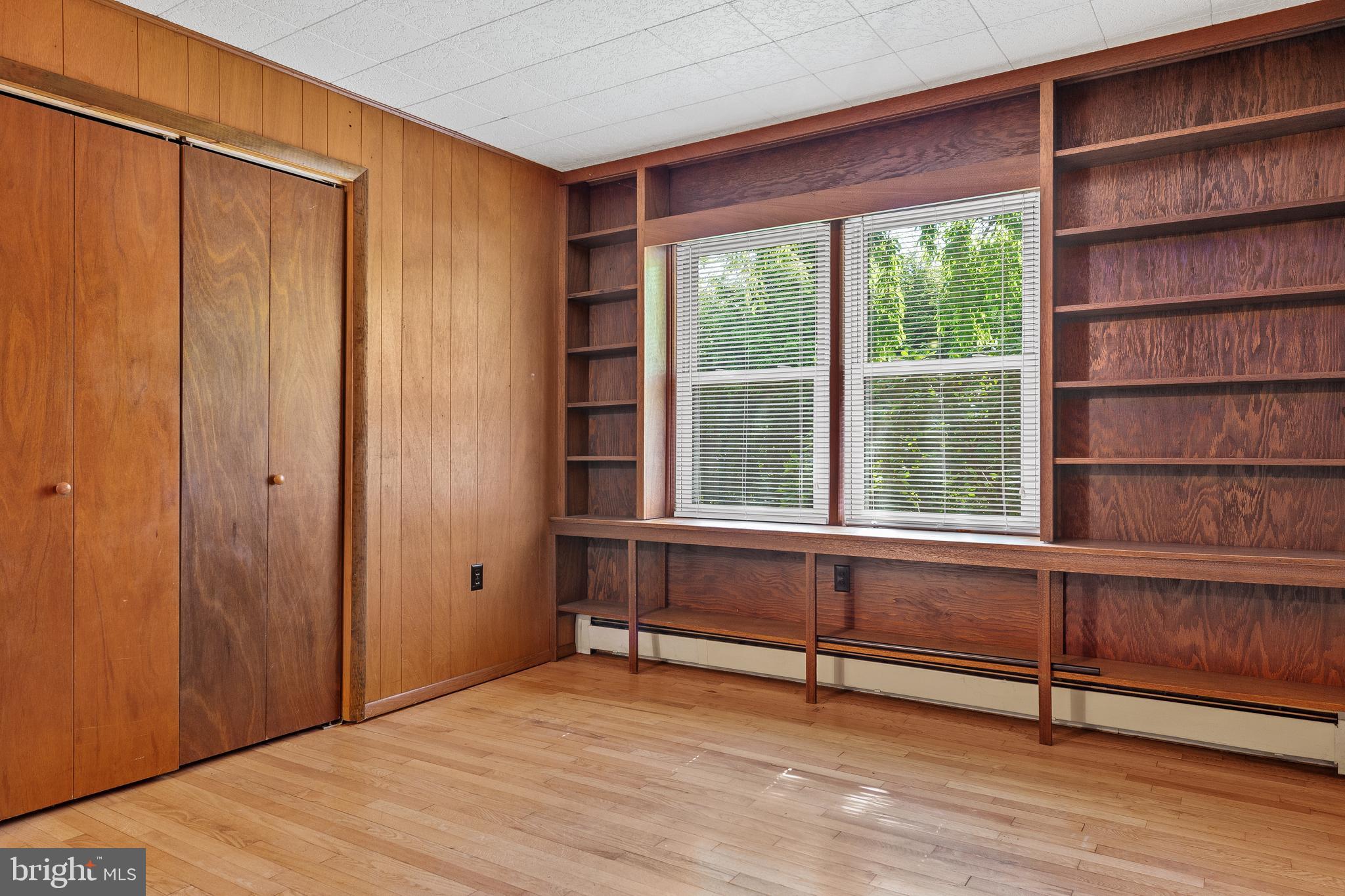 24 Meadow Road Pennsville, NJ 08070 - Photo 21 of 35 3rd Bedroom