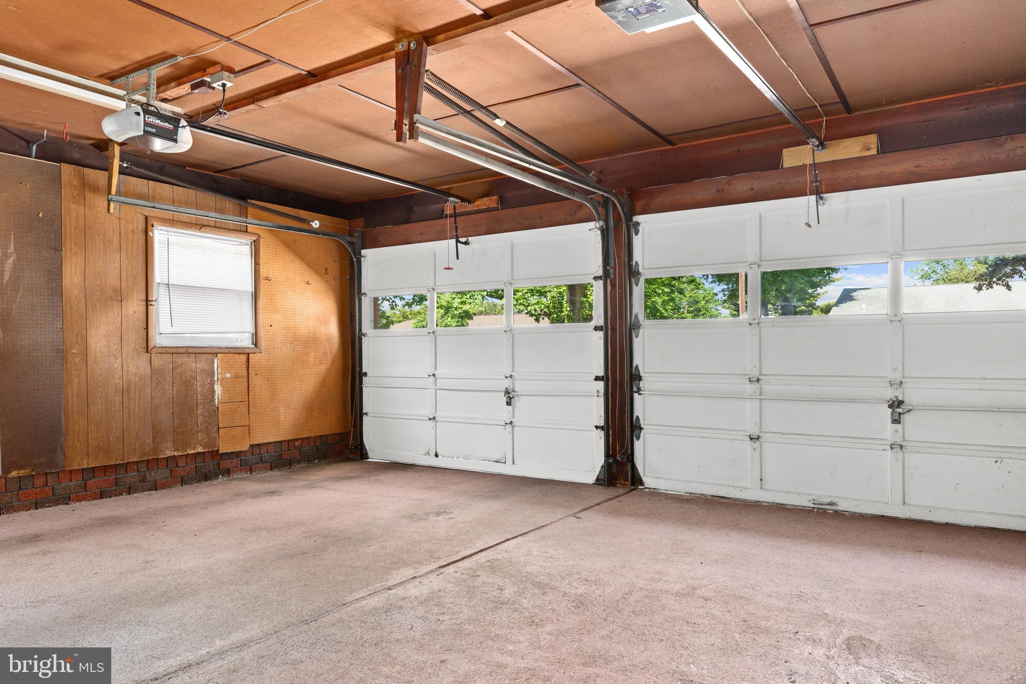 24 Meadow Road Pennsville, NJ 08070 - Photo 23 of 35 2 Car Garage Interior