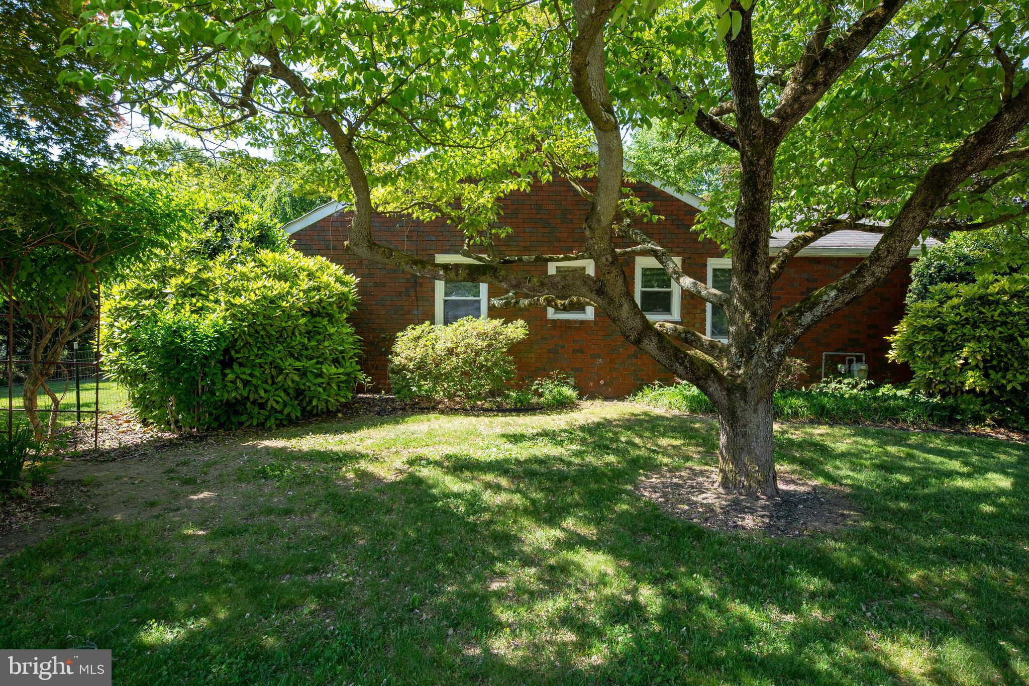24 Meadow Road Pennsville, NJ 08070 - Photo 30 of 35 Side Yard