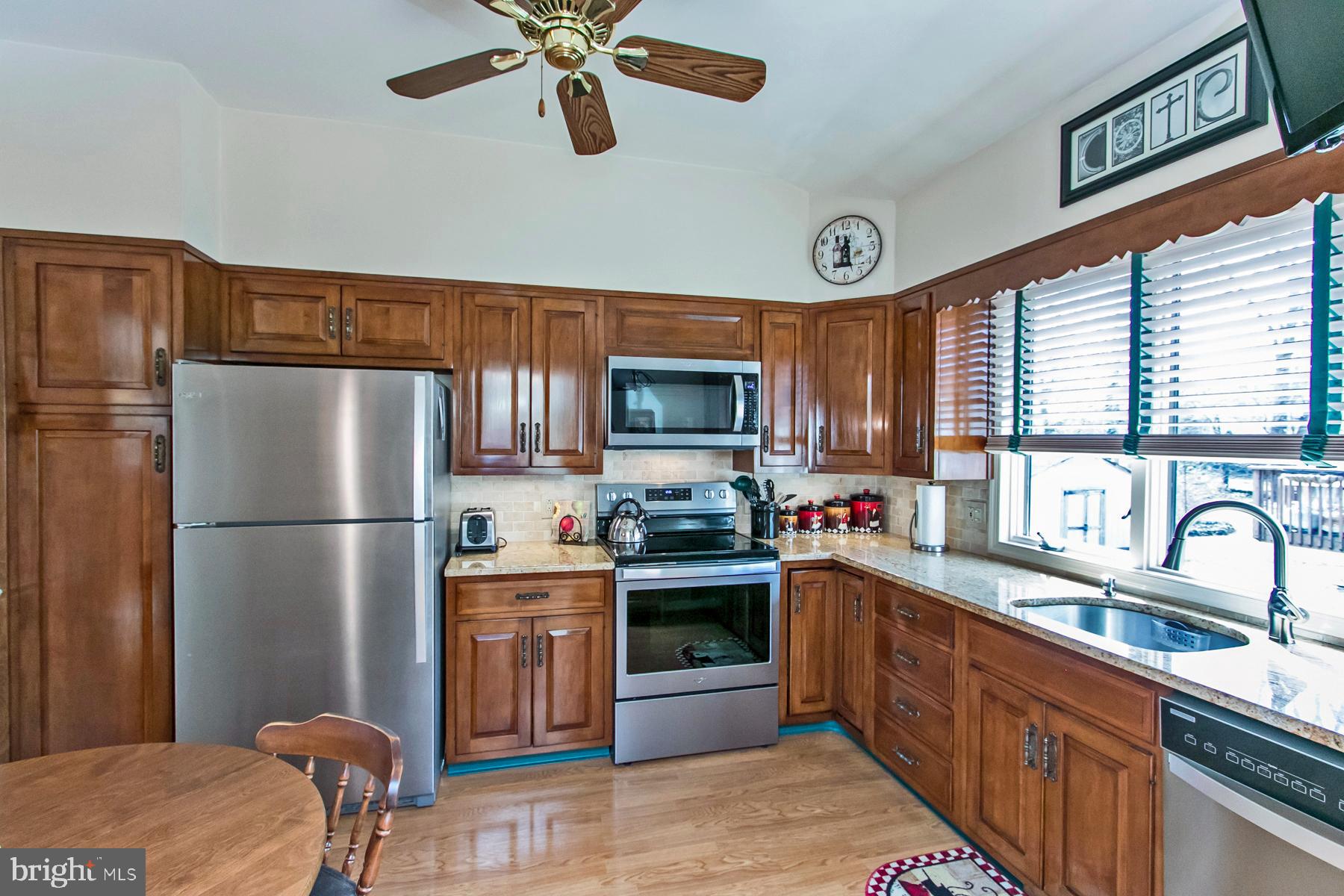 805 Johns Road Cherry Hill, NJ 08034 - Photo 4 of 26 Kitchen with newer Stainless Steel Appliances