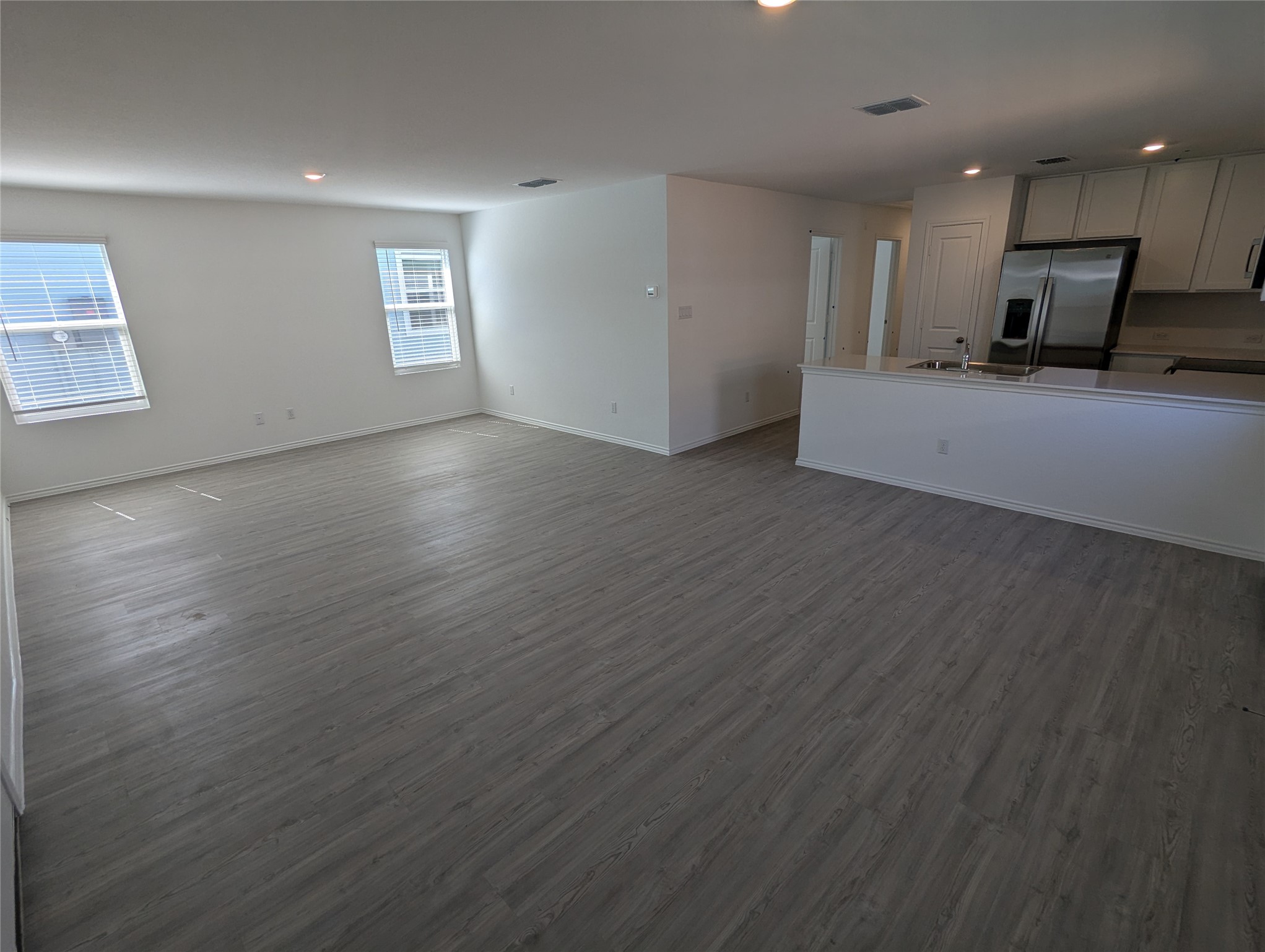 344 Marty Allen Loop Jarrell, TX 76537 - Photo 5 of 28