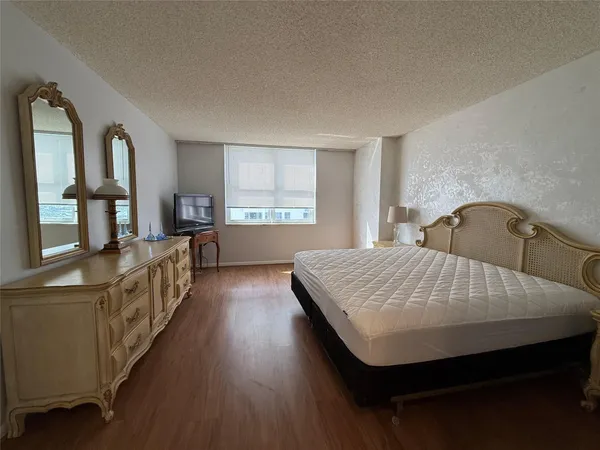 $2,100 | 101 Briny Avenue, Unit 2010, Pompano Beach, FL 33062