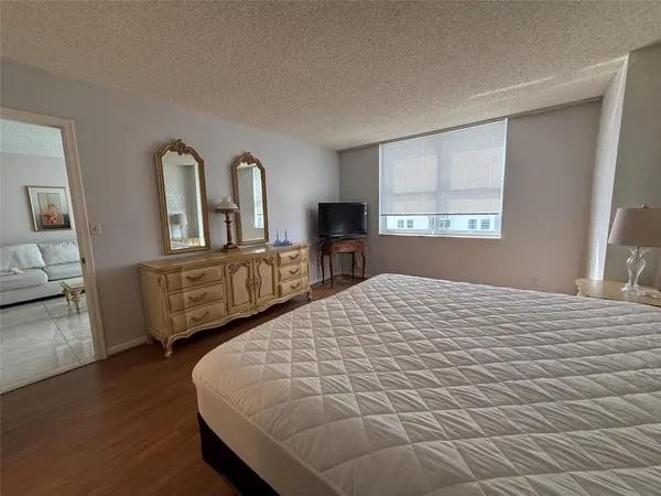 $2,100 | 101 Briny Avenue, Unit 2010, Pompano Beach, FL 33062