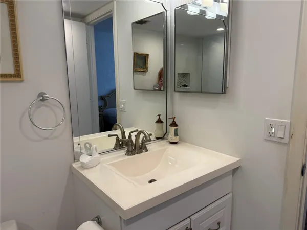 $2,100 | 101 Briny Avenue, Unit 2010, Pompano Beach, FL 33062