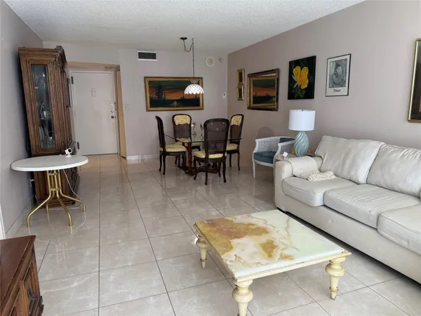$2,100 | 101 Briny Avenue, Unit 2010, Pompano Beach, FL 33062