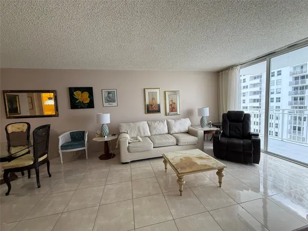 $2,100 | 101 Briny Avenue, Unit 2010, Pompano Beach, FL 33062
