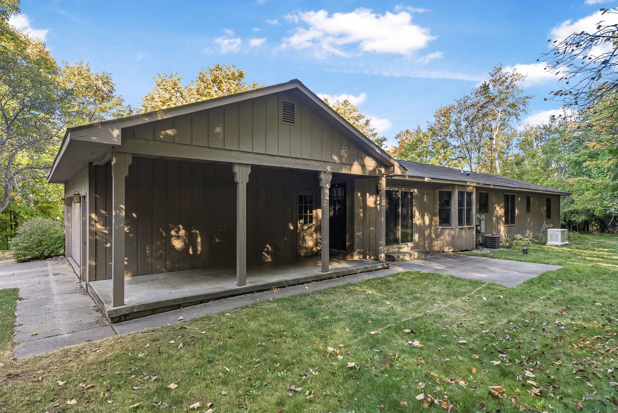 8165 South Lakeview Road Traverse City, MI 49684 - Photo 34 of 41 1939646-fe8e03ae-23d2-4857-b8e3-fd05be7f17bc.JPG