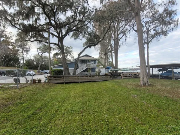 $79 | 704 South Lakeshore Boulevard, Howey-in-the-Hills, FL 34737