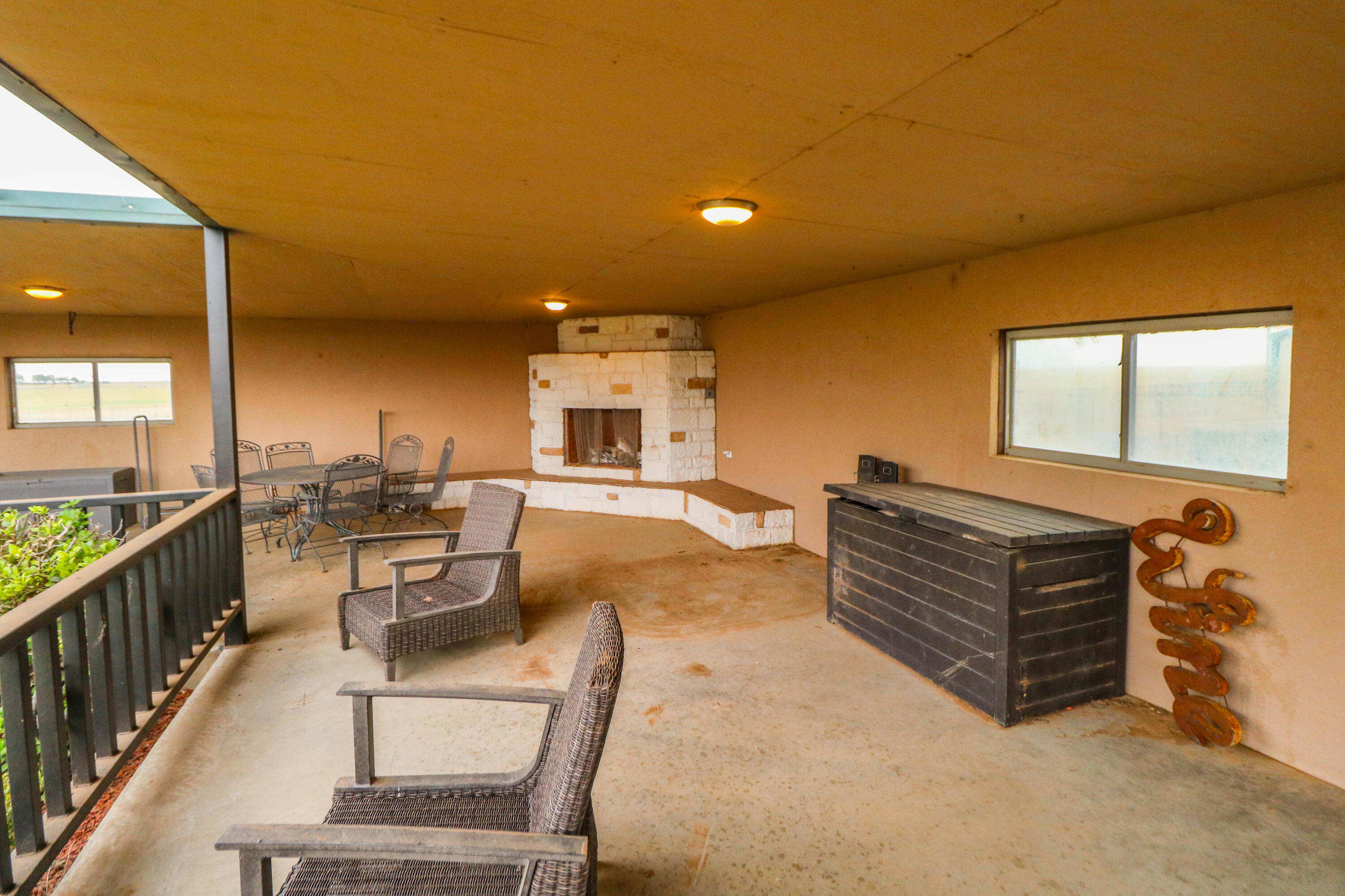 1740 Highway 70 Springlake, TX 79082 - Photo 24 of 39 a living room with furniture and a flat screen tv