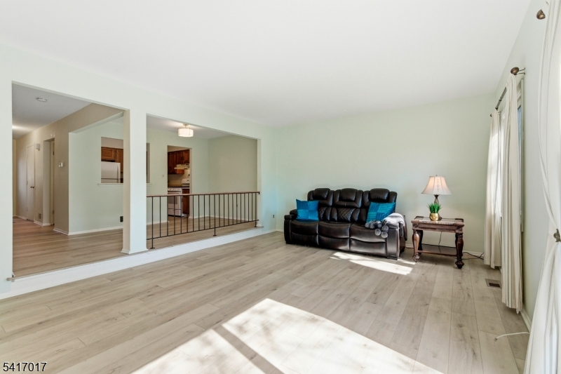 23 Manchester Road Flemington, NJ 08822 - Photo 5 of 16