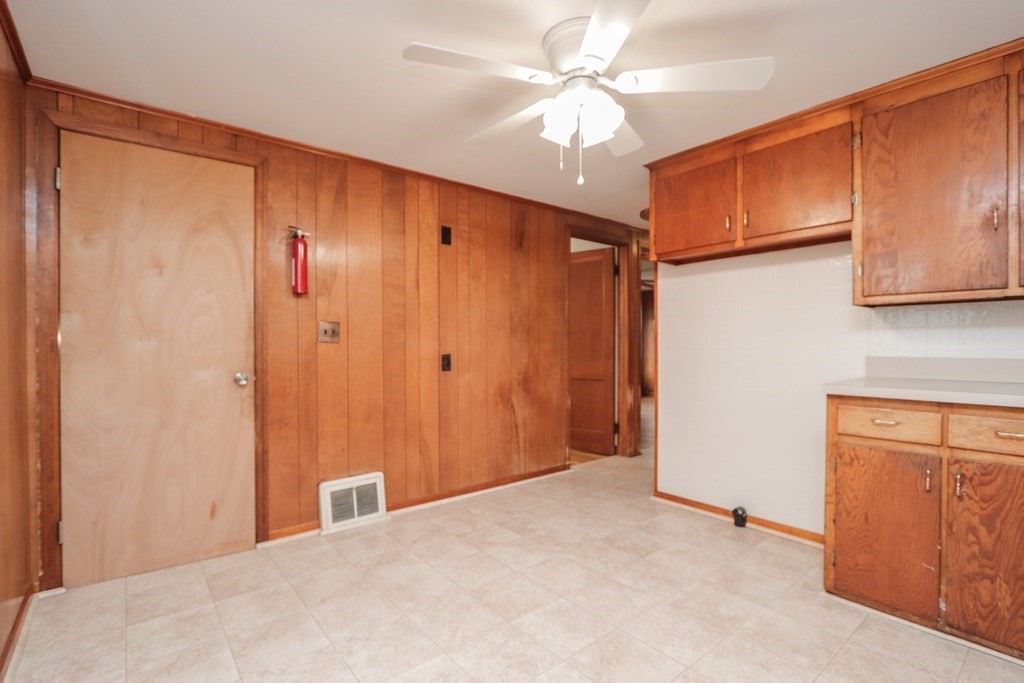 21 Watling Street Springfield, MA 01104 - Photo 11 of 32 Gallery Image 11