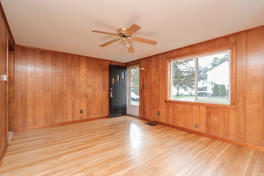 21 Watling Street Springfield, MA 01104 - Photo 5 of 32 Gallery Image 5