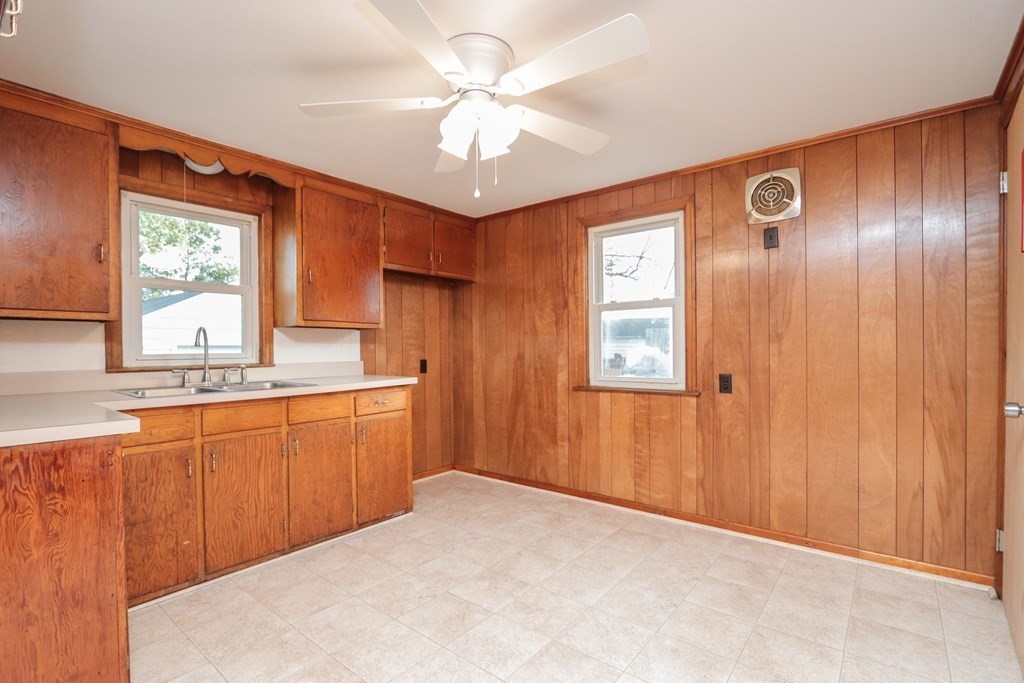21 Watling Street Springfield, MA 01104 - Photo 7 of 32 Gallery Image 7