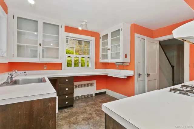 $698,000 | 24 Muir Place, New Rochelle, NY 10801