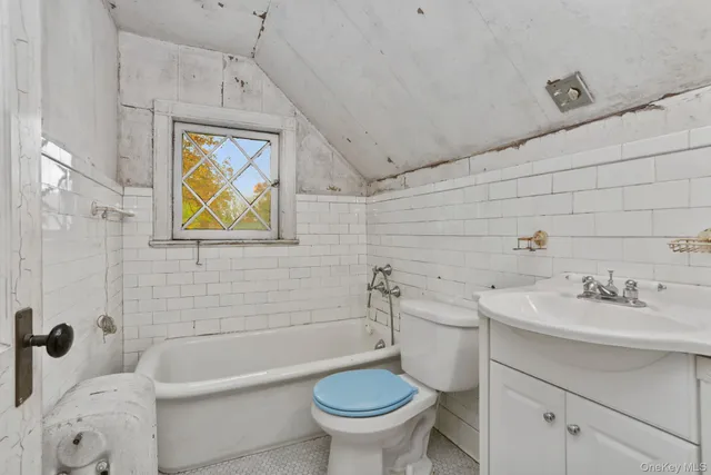 $698,000 | 24 Muir Place, New Rochelle, NY 10801