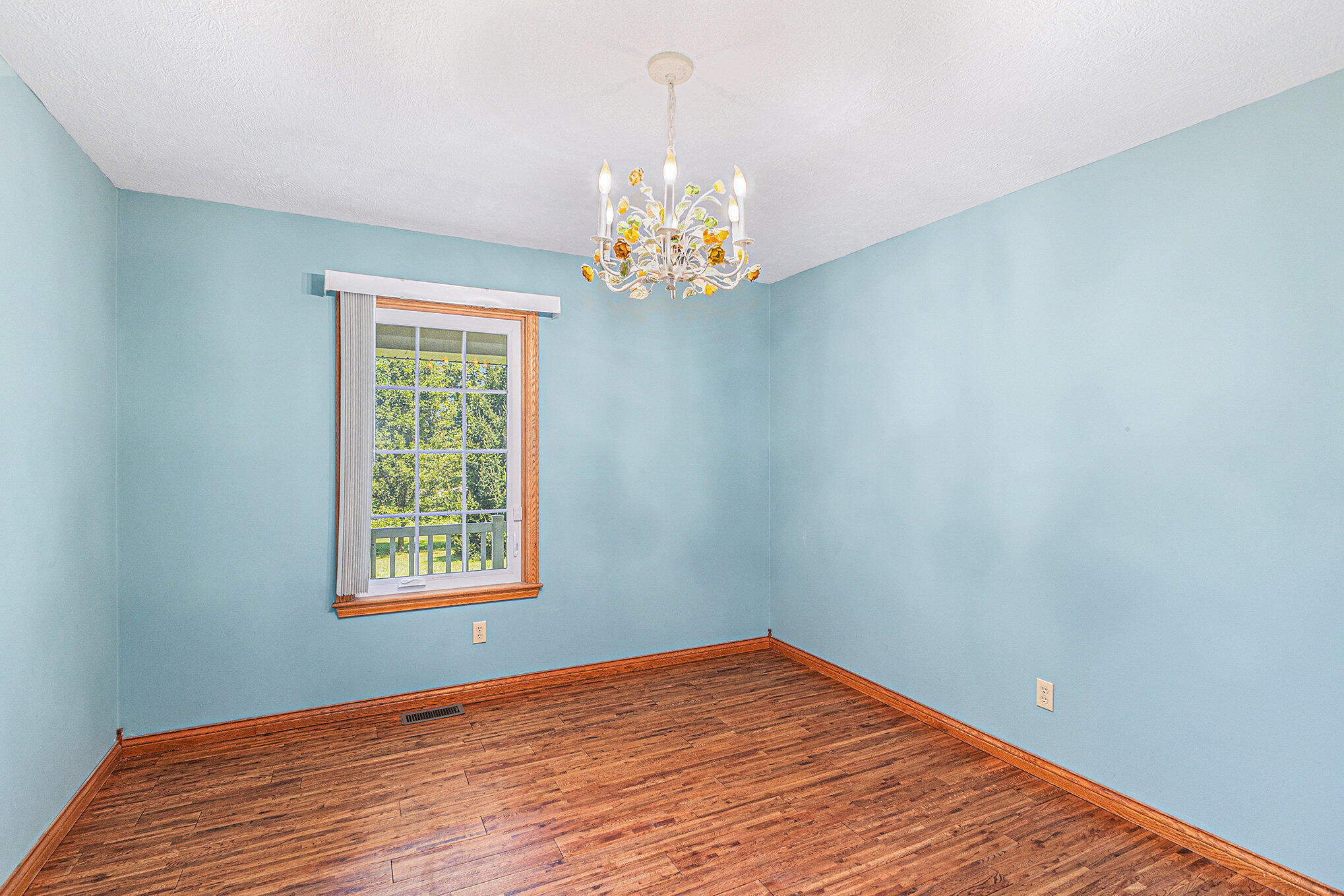 10937 Waterloo-Munith Road Munith, MI 49259 - Photo 9 of 19 009_file_759