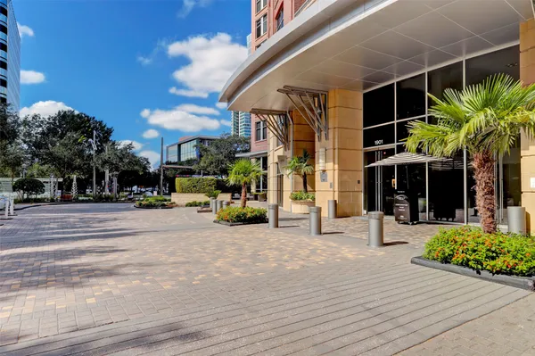 $1,550 | 1901 Post Oak Boulevard, Unit 2302, Houston, TX 77056