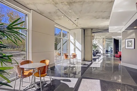 $1,695 | 1901 Post Oak Boulevard, Unit 2302, Houston, TX 77056