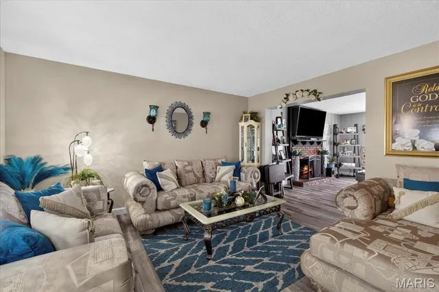 $289,900 | 618 Fox Plains Drive, Florissant, MO 63034