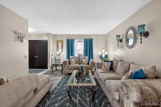 $289,900 | 618 Fox Plains Drive, Florissant, MO 63034