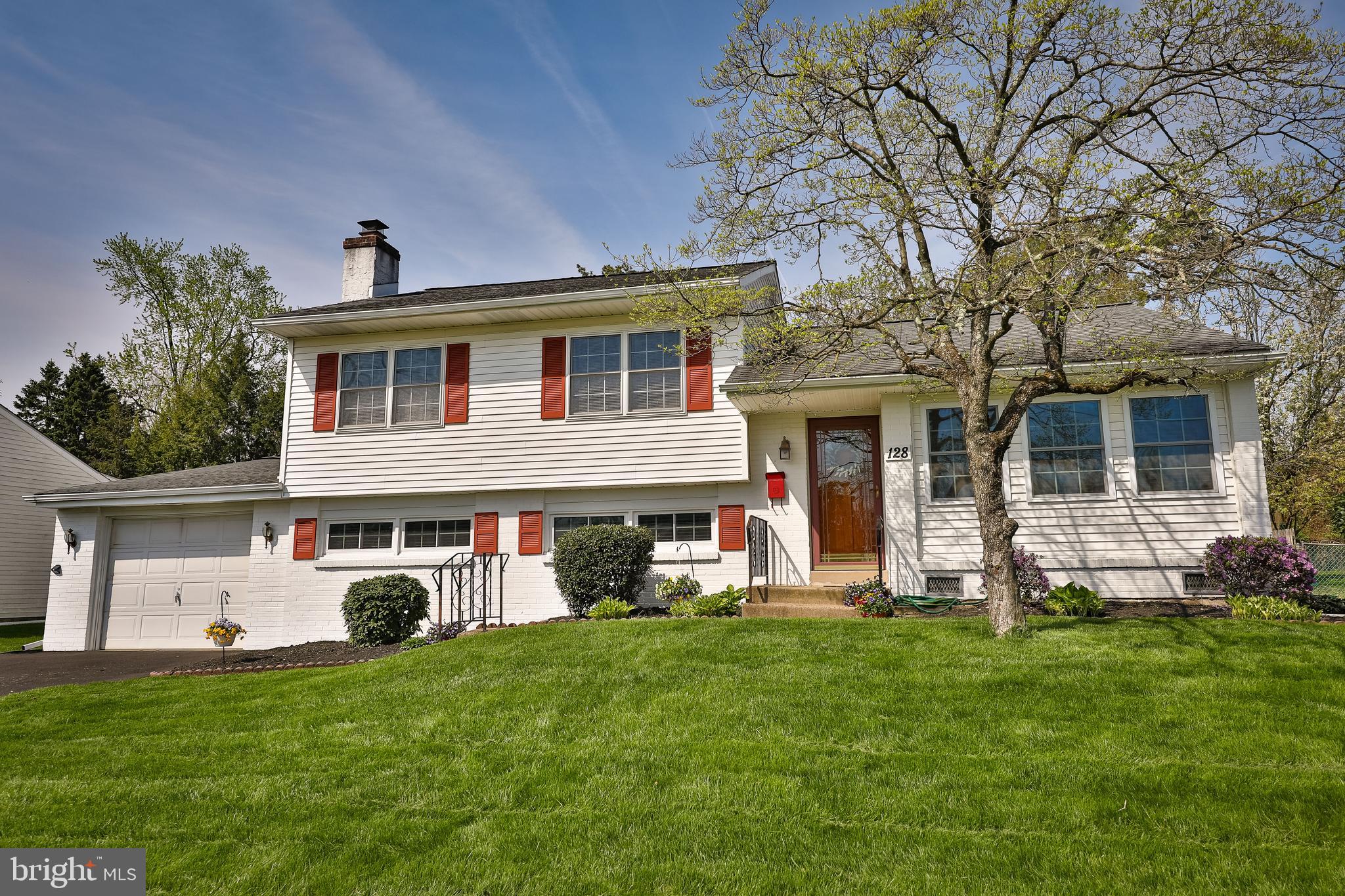 128 Paul Road Morrisville, PA 19067 - Photo 3 of 27 Front of property