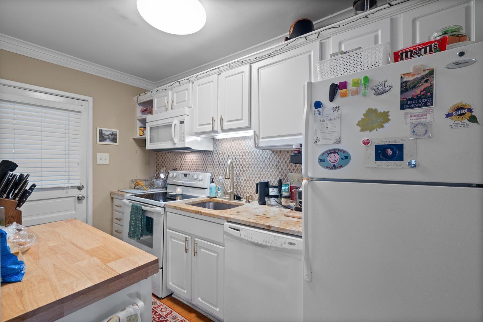 635 Daniels Street, Unit A Raleigh, NC 27605 - Photo 8 of 34