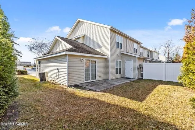 $1,300 | 1320 Thomas Langston Road, Unit A1, Greenville, NC 27834