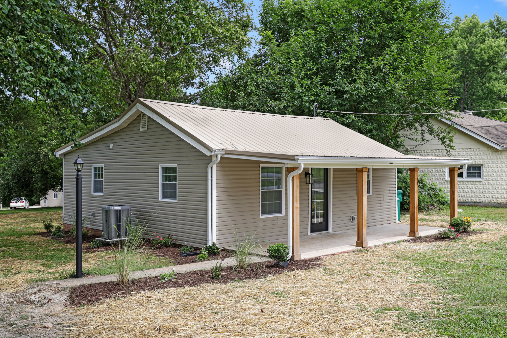 1401 Old Cowan Road Winchester, TN 37398 - Photo 1 of 24 Gallery Image 1