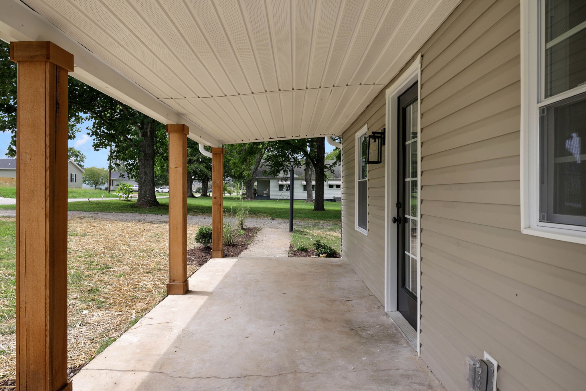 1401 Old Cowan Road Winchester, TN 37398 - Photo 2 of 24 Gallery Image 2