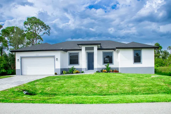 $2,400 | 15633 Lakeland Circle, Port Charlotte, FL 33981