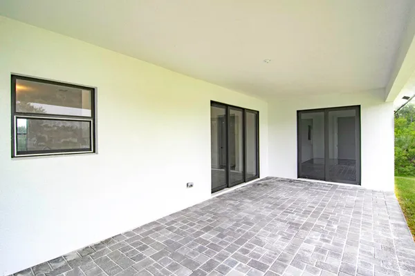 $2,400 | 15633 Lakeland Circle, Port Charlotte, FL 33981