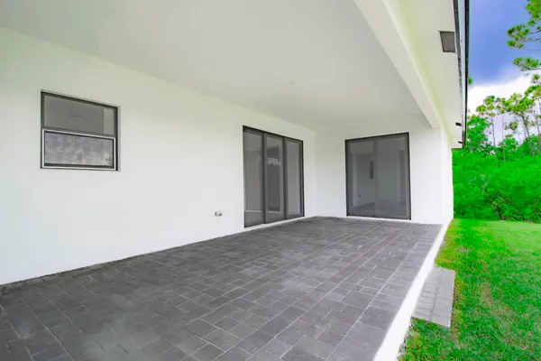 $2,400 | 15633 Lakeland Circle, Port Charlotte, FL 33981