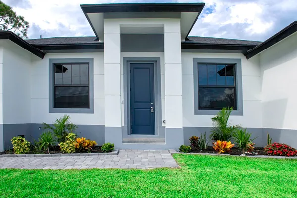 $2,400 | 15633 Lakeland Circle, Port Charlotte, FL 33981