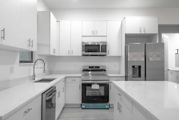 $2,400 | 15633 Lakeland Circle, Port Charlotte, FL 33981