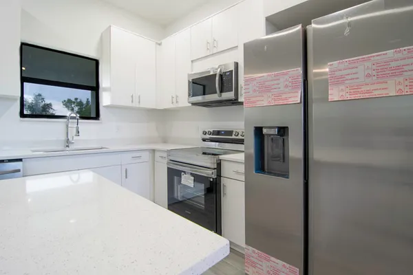 $2,400 | 15633 Lakeland Circle, Port Charlotte, FL 33981