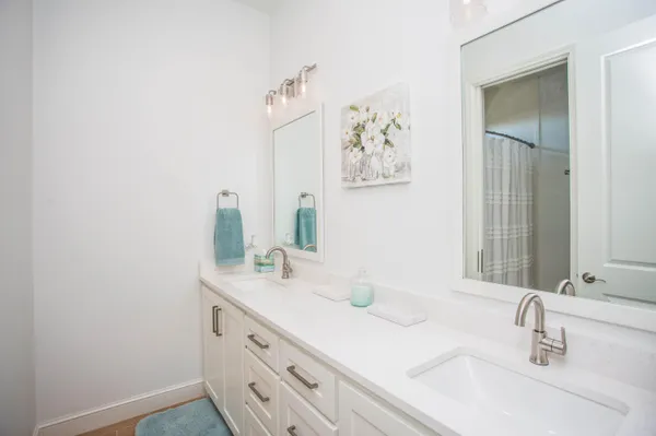 $575,000 | 209 South Holliday, Plainview, TX 79072