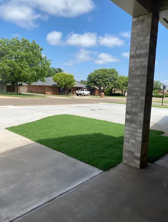 $575,000 | 209 South Holliday, Plainview, TX 79072