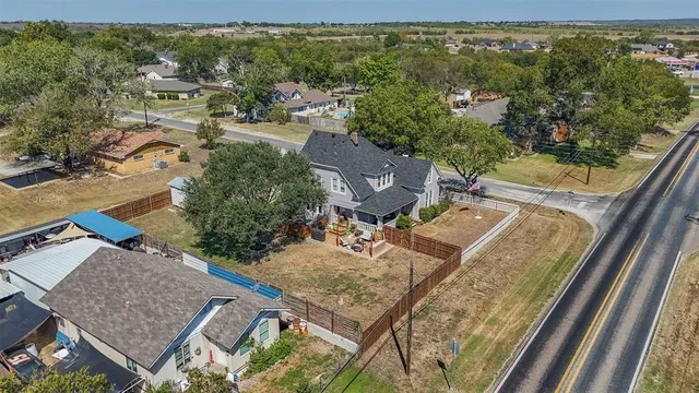 a front view of house with yard